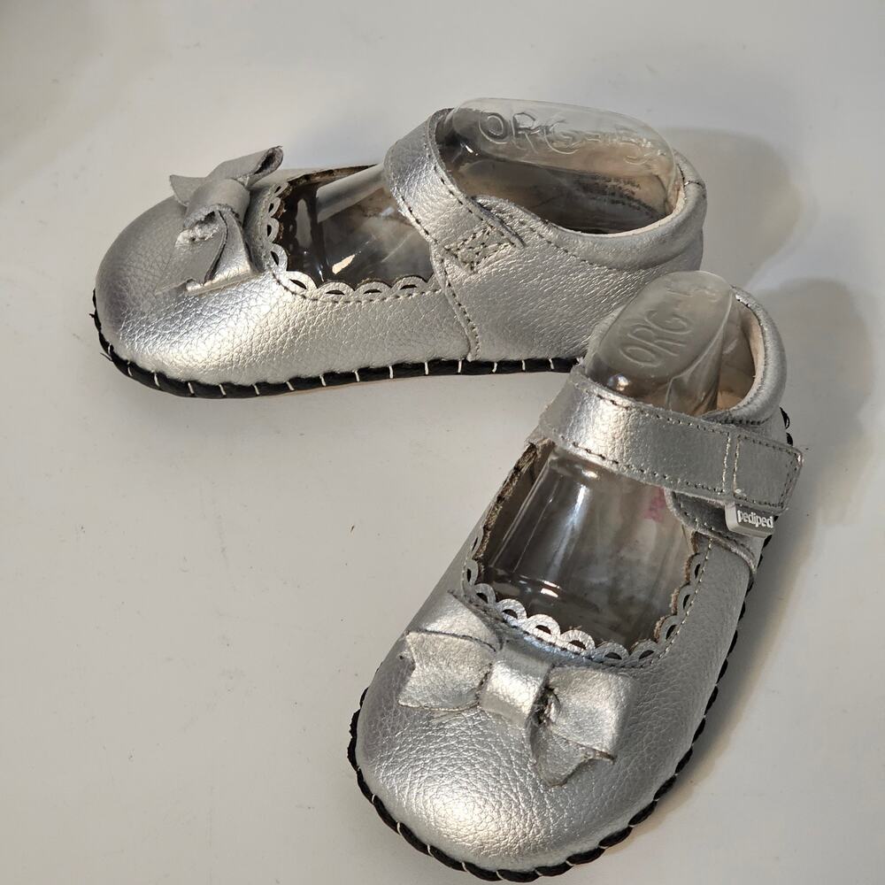 PEDIPED Betty Silver Mary Jane Dress Shoe Toddler 18-24 Months Fabric Leather